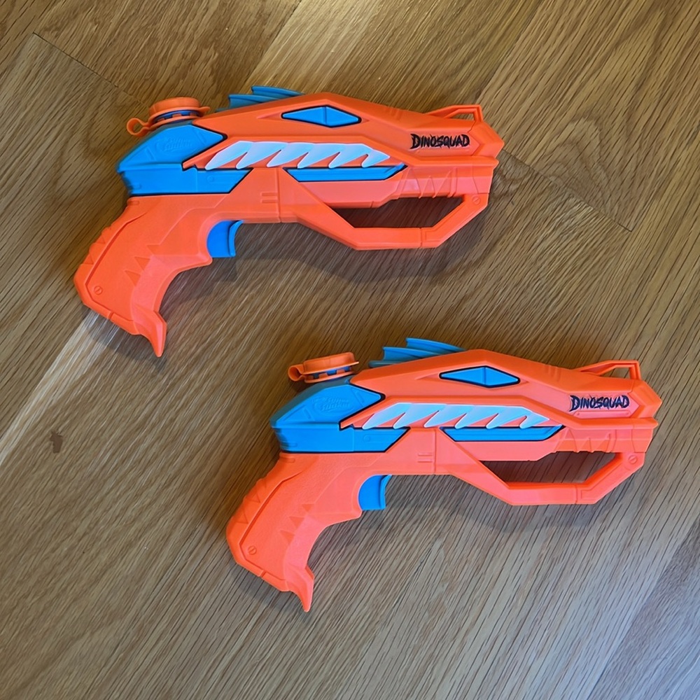 Nerf DinoSquad Raptor-Surge Super Soaker Water Blaster NEW! (Set of two)